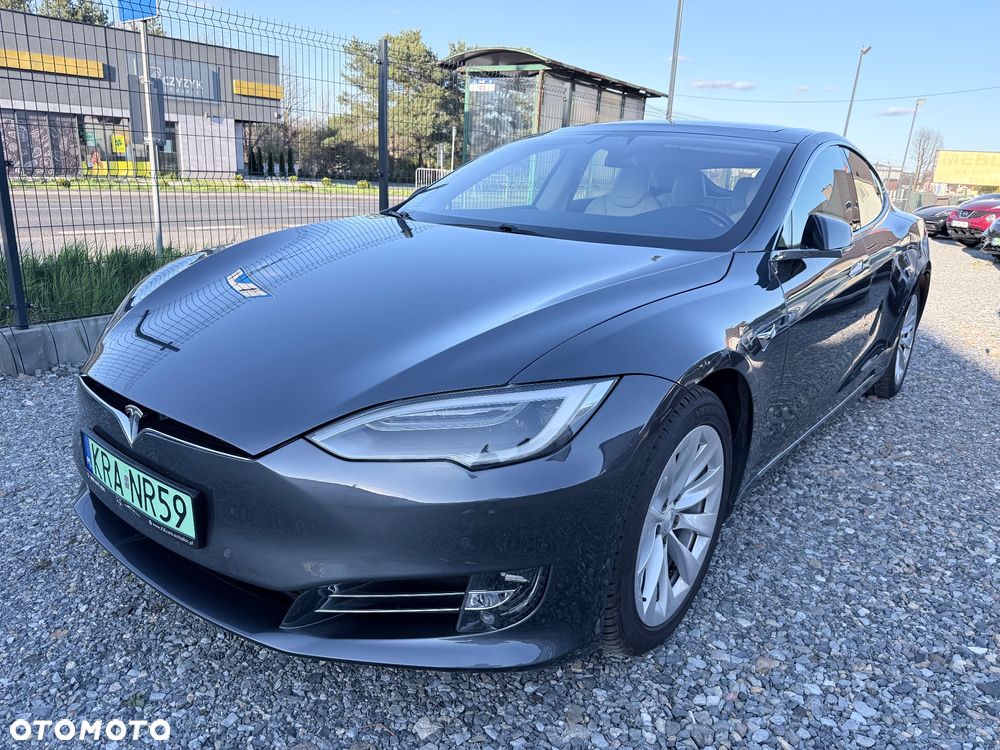 Tesla Model S - 14
