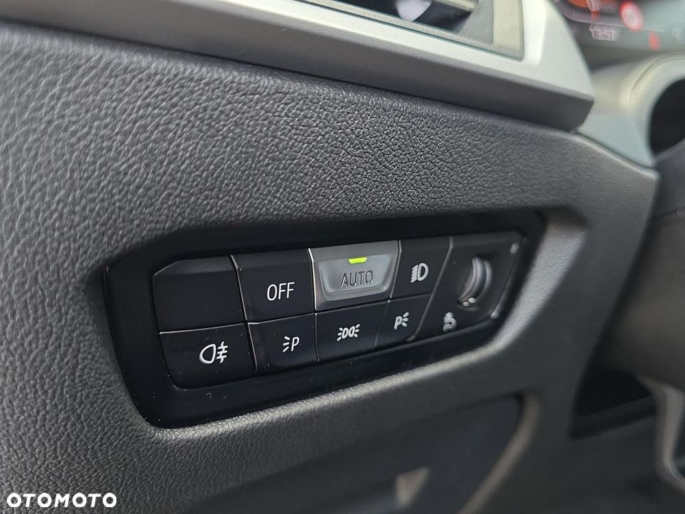 BMW Seria 3 318d - 16