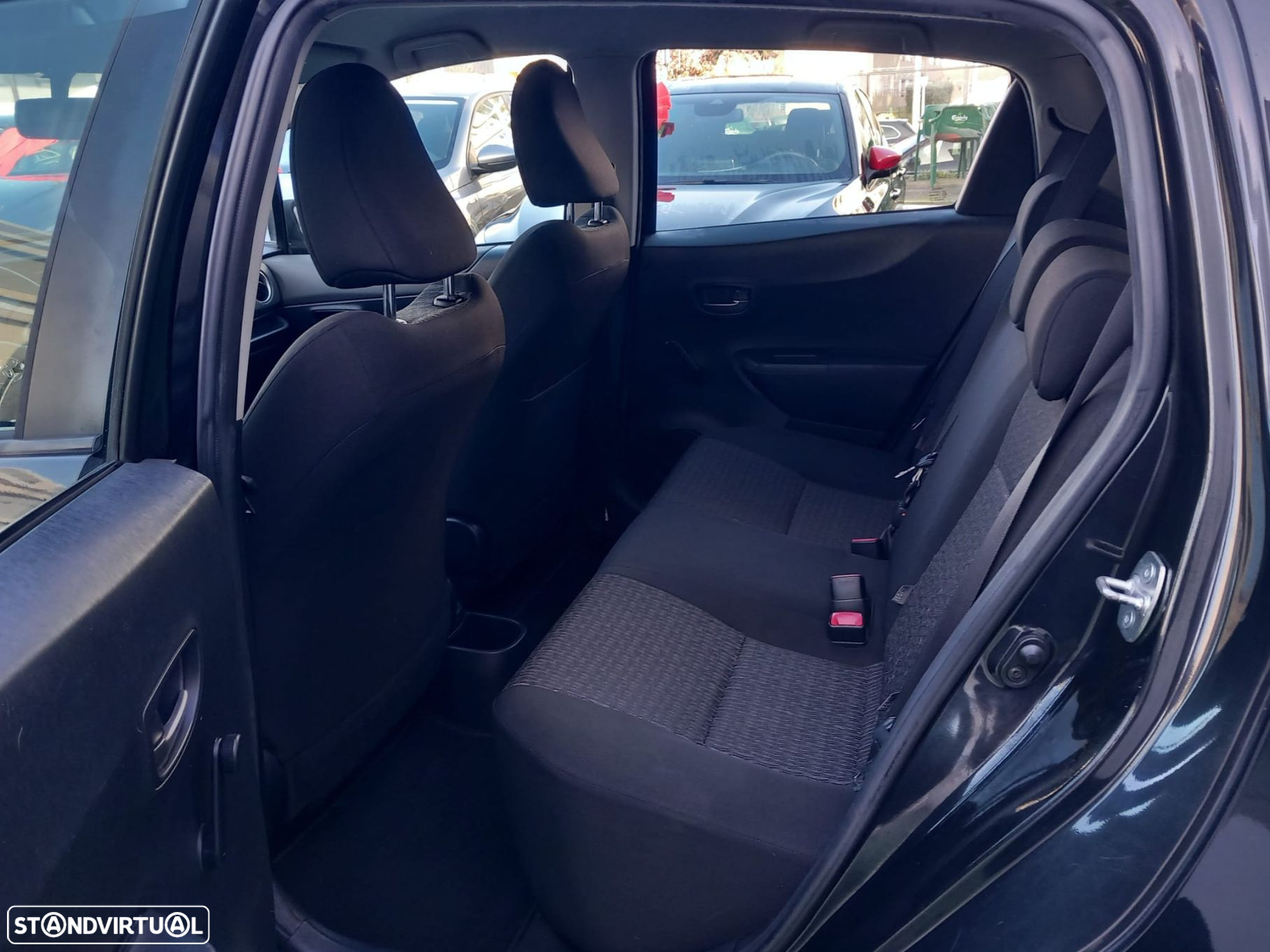 Toyota Yaris 1.0 VVT-i Comfort+P.Style +Navi - 21