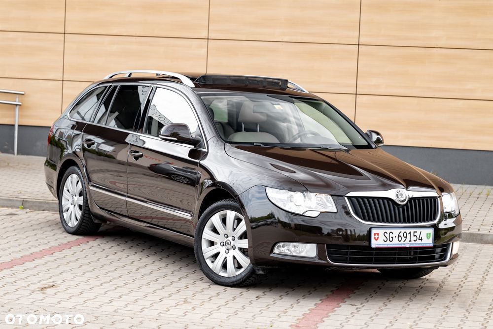 Skoda Superb Combi 3.6 V6 4x4 DSG Elegance - 9