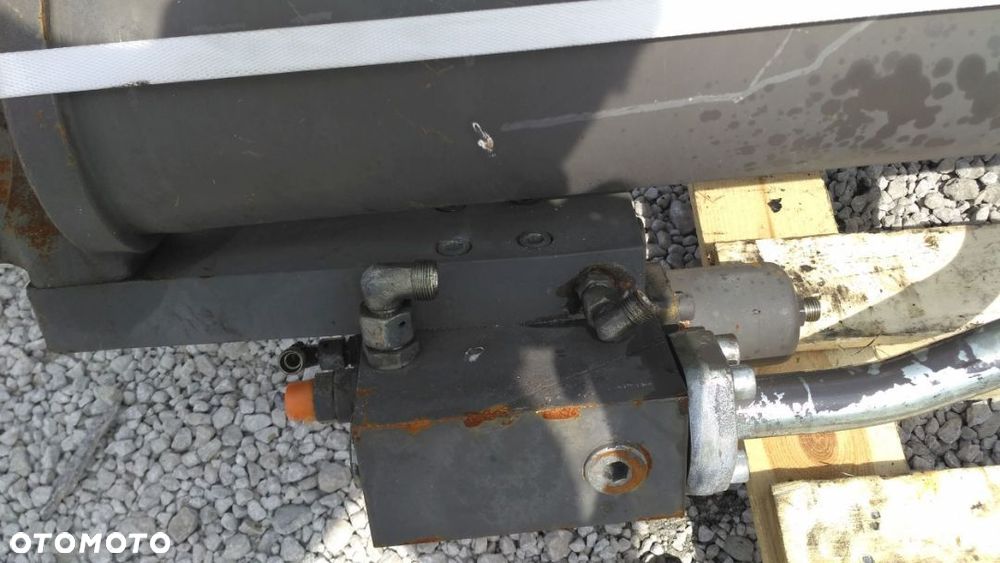 Siłownik Volvo [D210 S100 T105] - 3