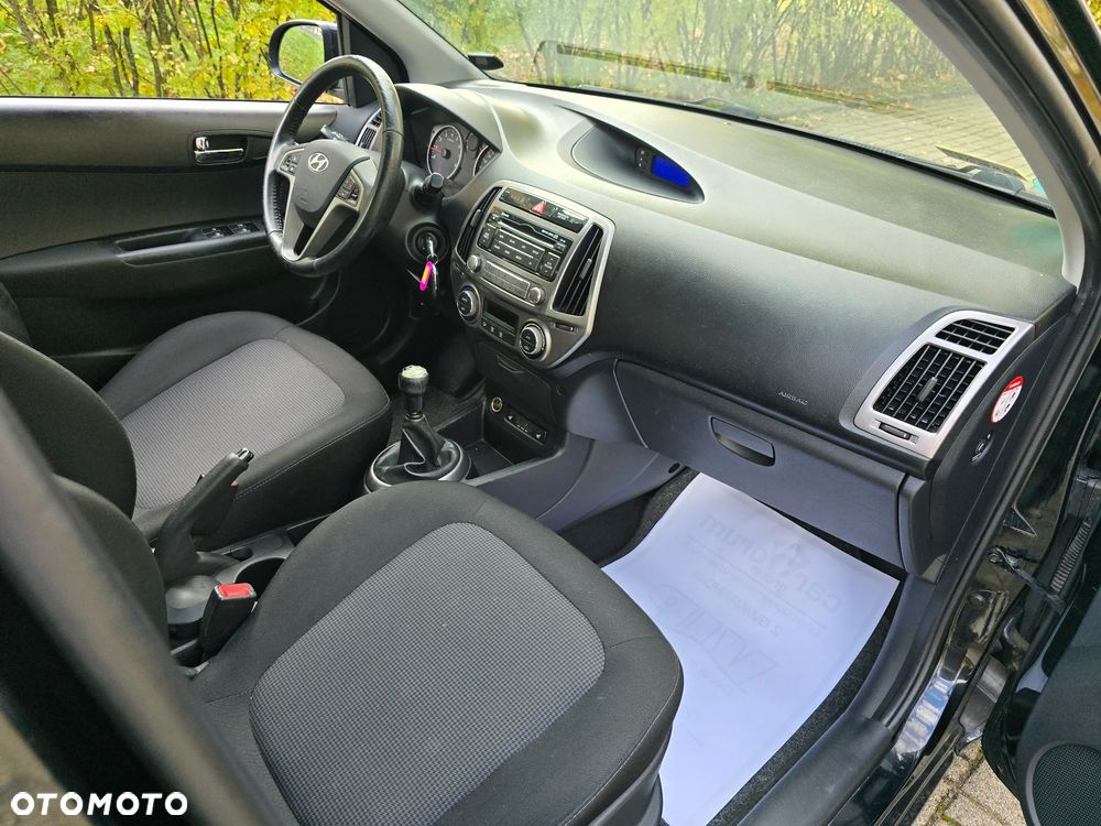 Hyundai i20 - 23