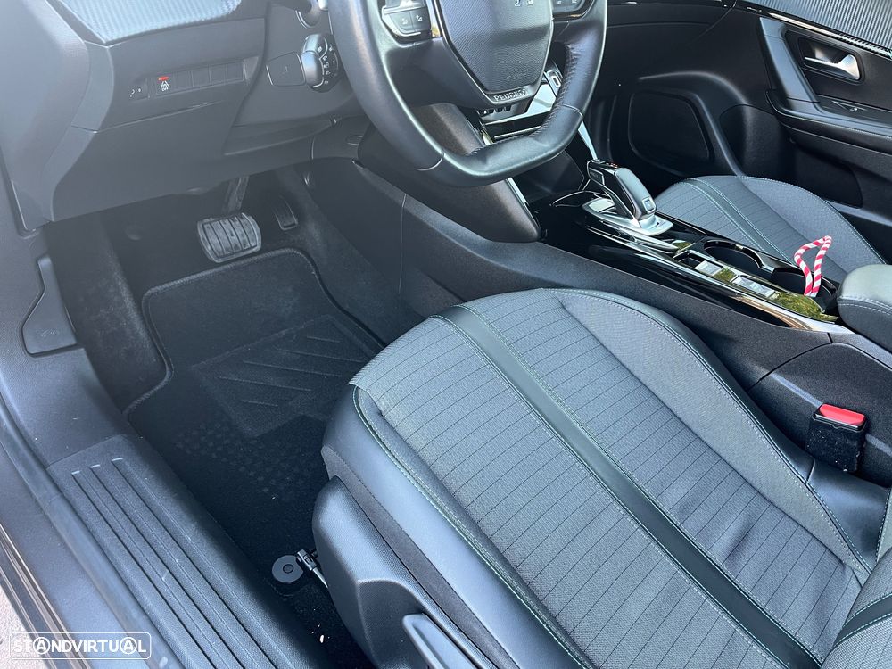 Peugeot 2008 1.5 BlueHDi Allure Pack EAT8 - 12