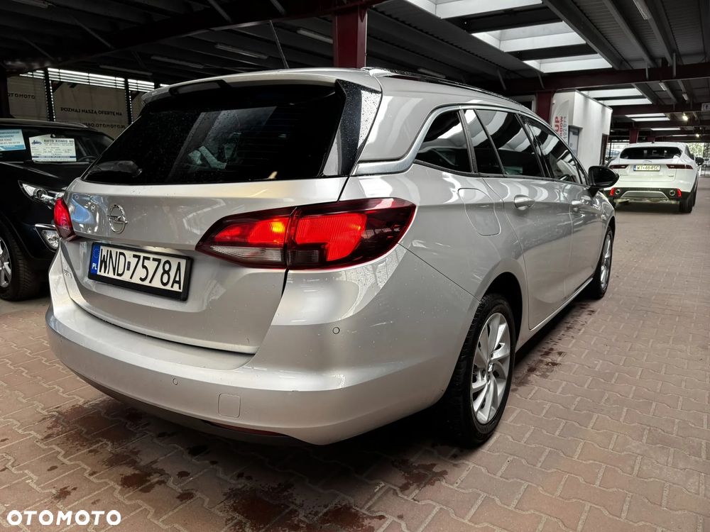 Opel Astra 1.2 T Elegance S&S - 10