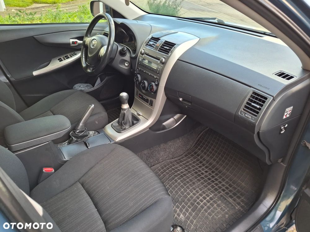 Toyota Corolla 1.6 VVT-i Premium - 16
