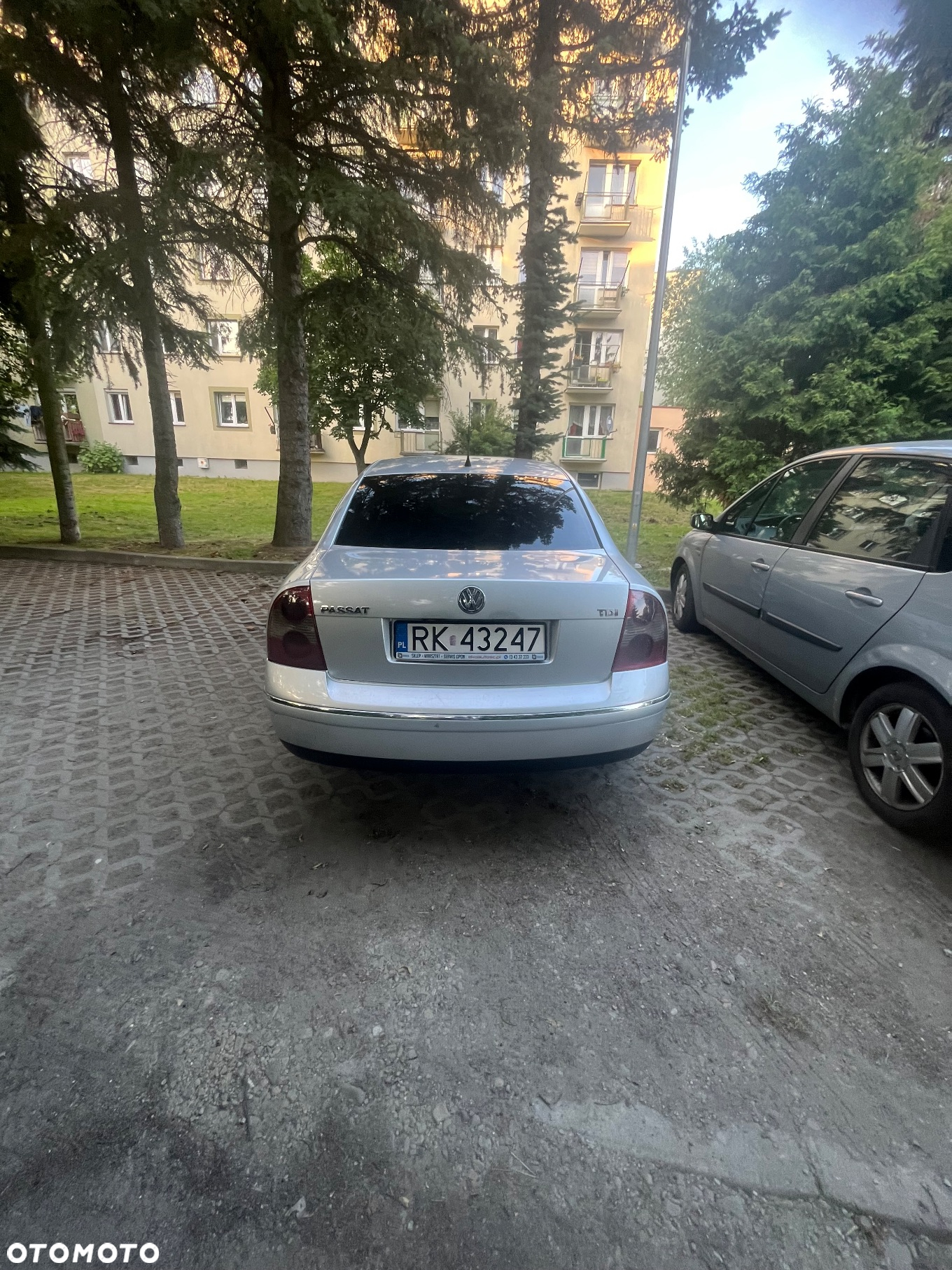 Volkswagen Passat 1.9 TDI Highline - 9