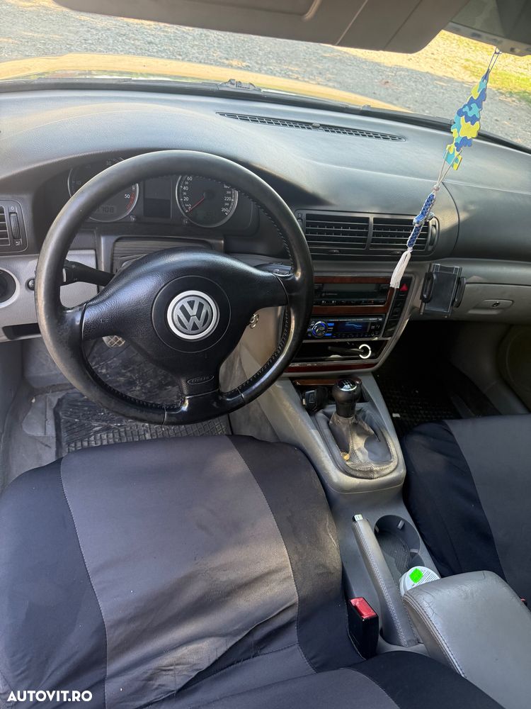 Volkswagen Passat 1.9TDI Comfortline - 6