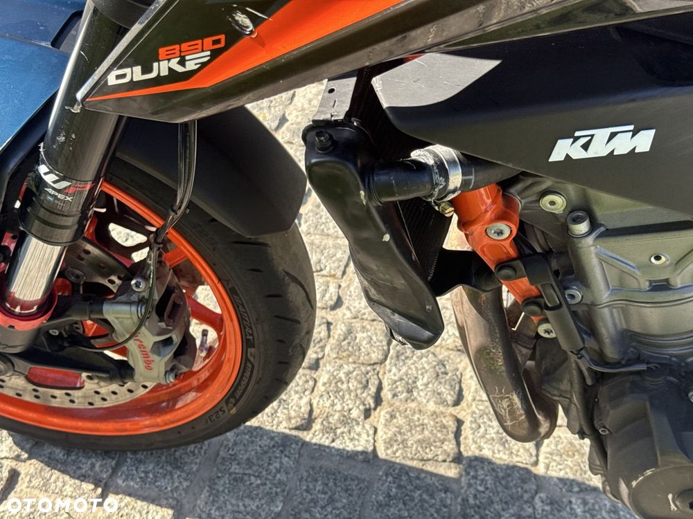 KTM DUKE 890 - 17