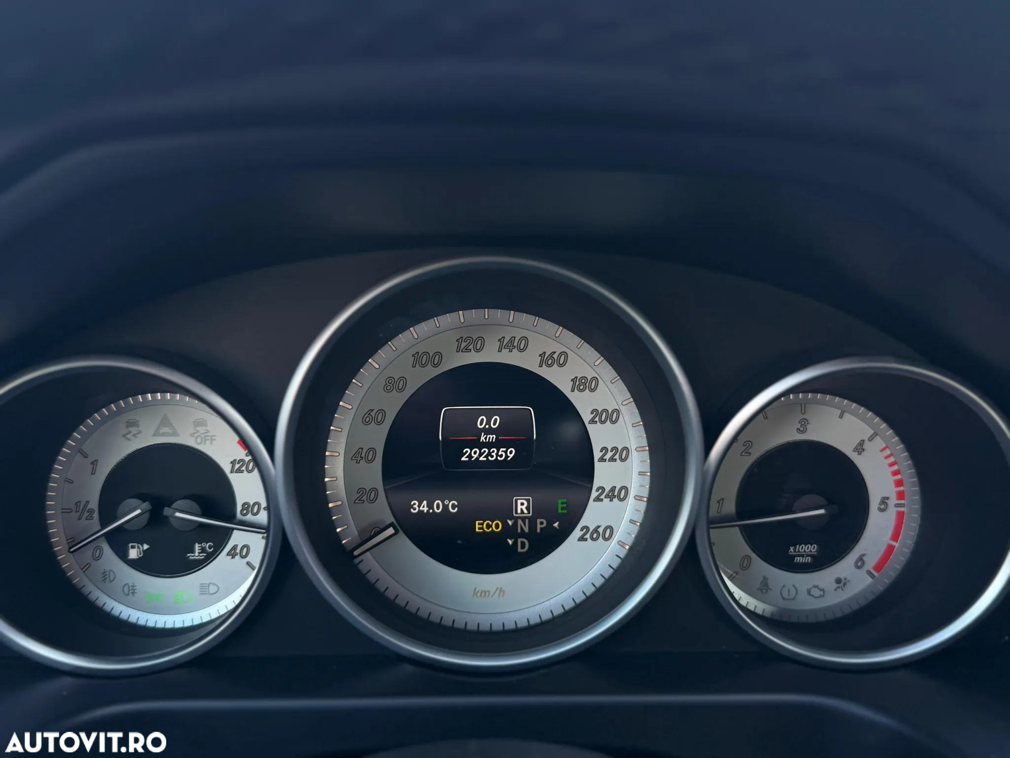 Mercedes-Benz E - 18