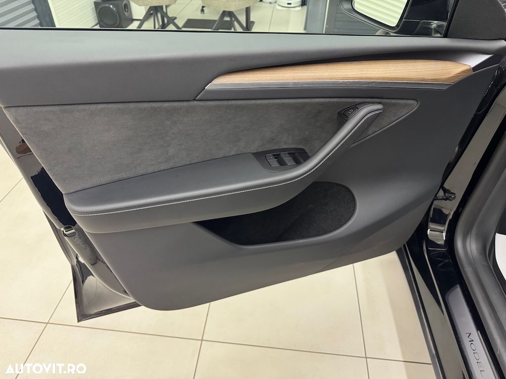 Tesla Model Y Performance Dual Motor AWD - 20