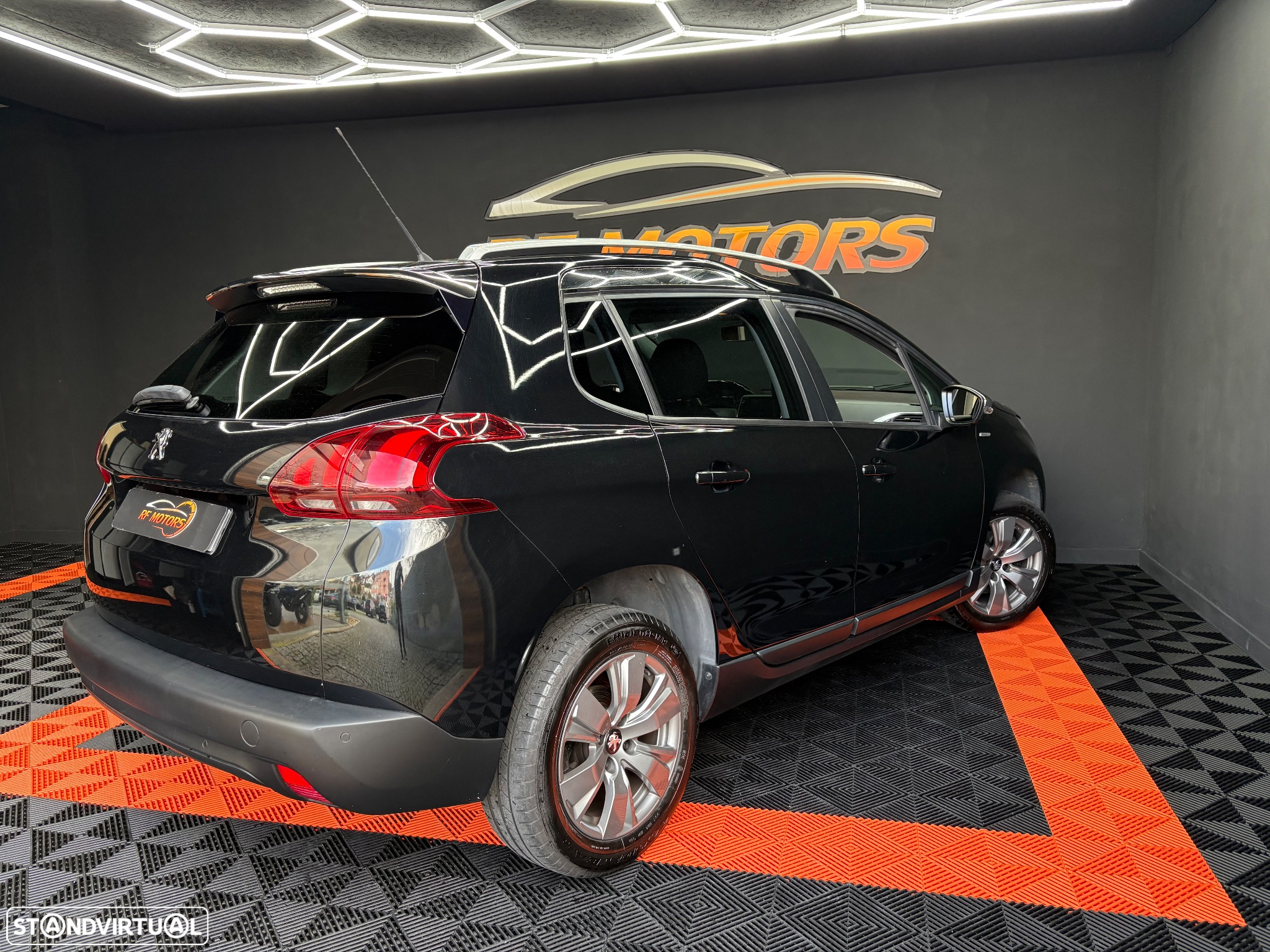 Peugeot 2008 1.5 BlueHDi Style - 25