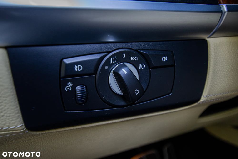 BMW X5 3.5i xDrive - 29