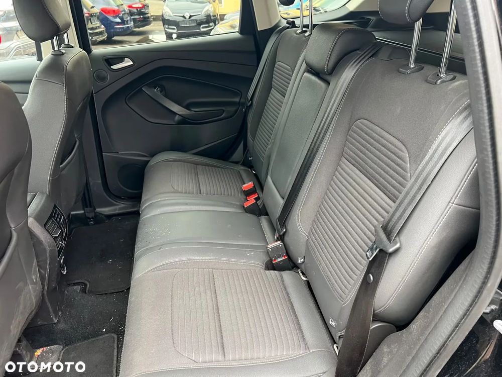 Ford Kuga 1.5 EcoBoost 2x4 Titanium - 10