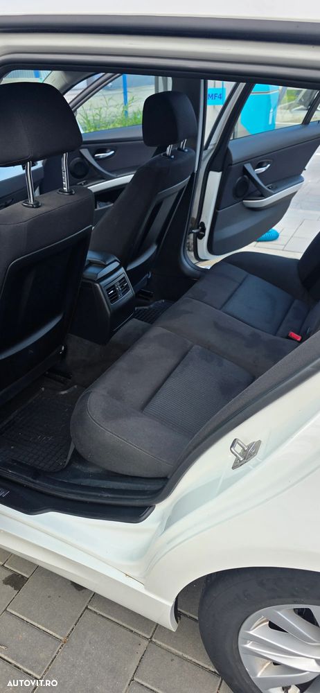 BMW Seria 3 318d - 12