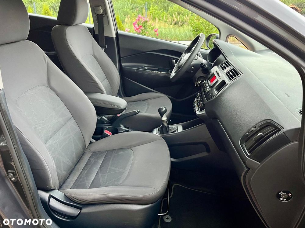 Kia Rio 1.2 Attract - 24