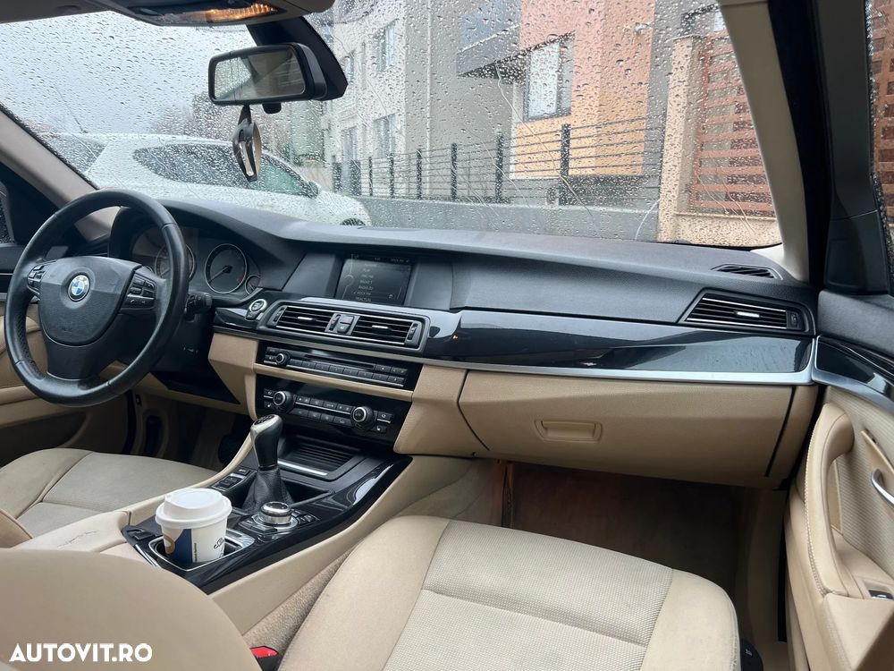 BMW Seria 5 525d Luxury Line - 6