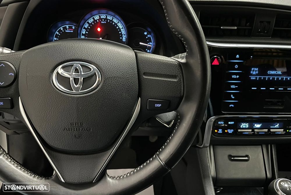 Toyota Auris 1.4 D-4D Exclusive - 42