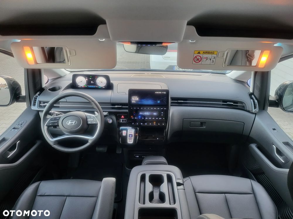 Hyundai Staria 1.6 T-GDI HEV Smart VIP - 17