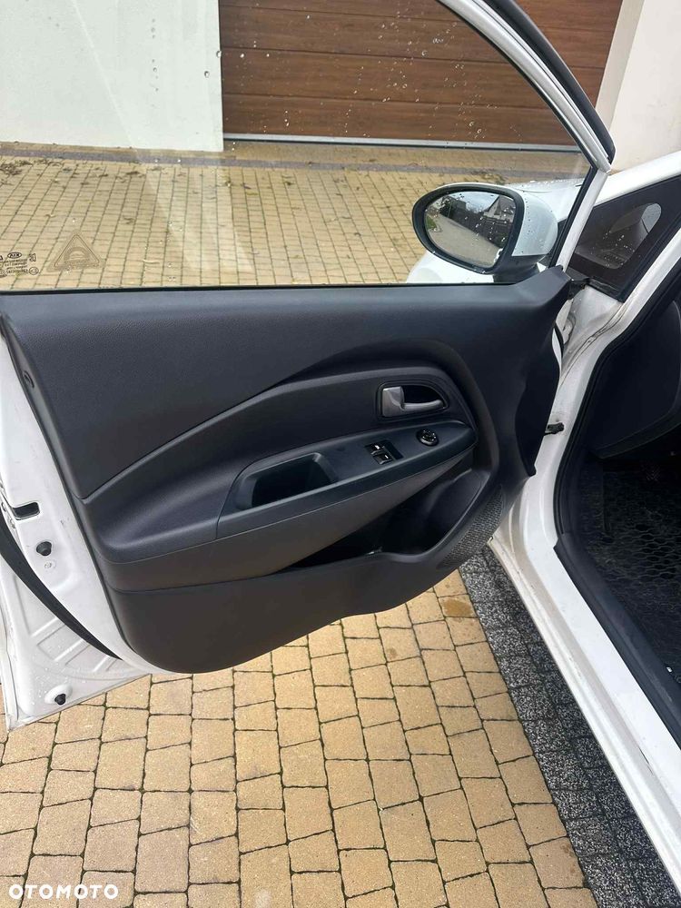 Kia Rio 1.2 L - 7