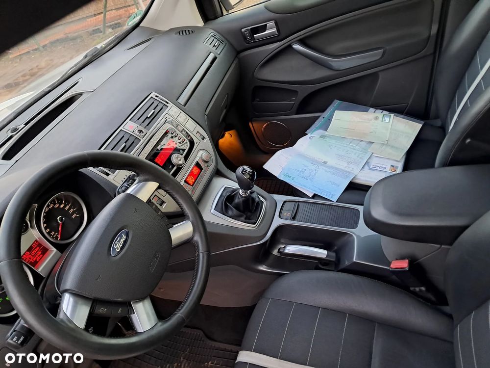 Ford Kuga 2.0 TDCi 2x4 Champions Edition - 21