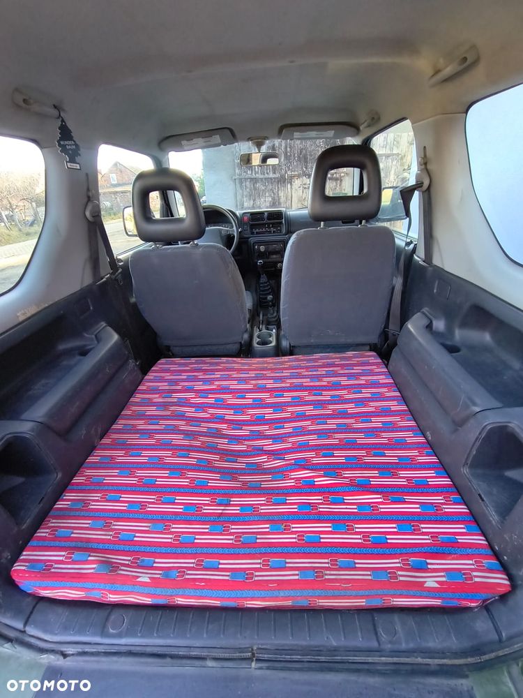 Suzuki Jimny 1.3 - 12