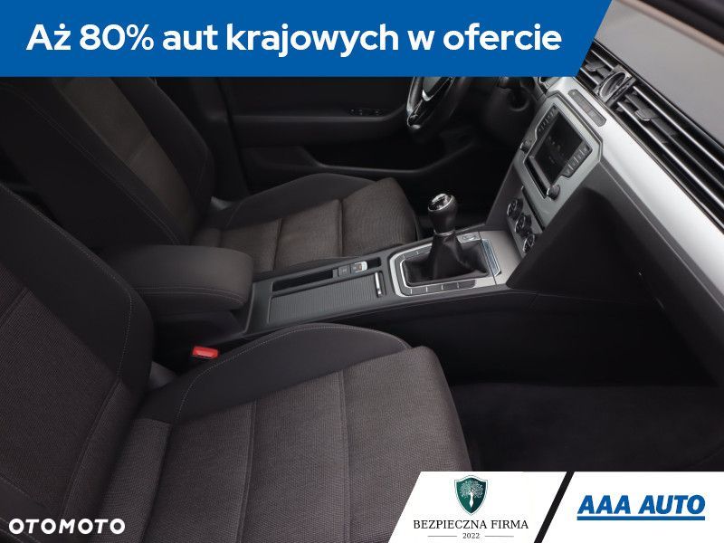 Volkswagen Passat Variant - 11