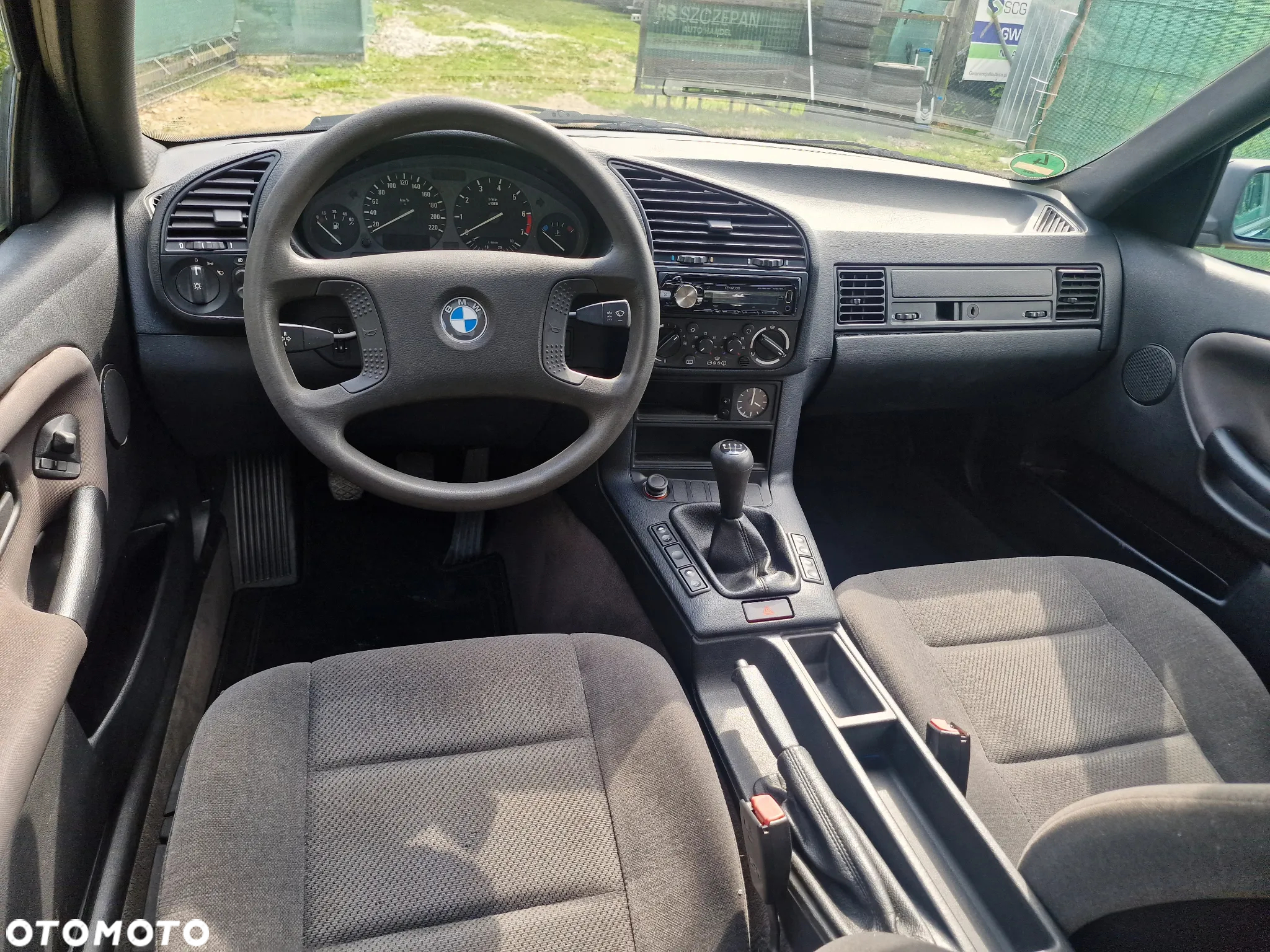 BMW Seria 3 318i - 15