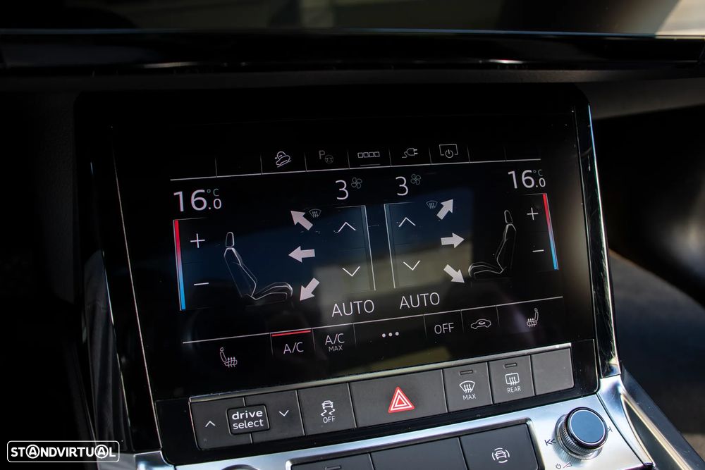 Audi e-tron 55 quattro S line - 28