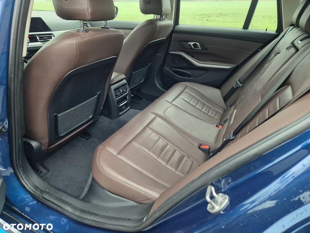 BMW Seria 3 318d Sport Line Shadow - 10