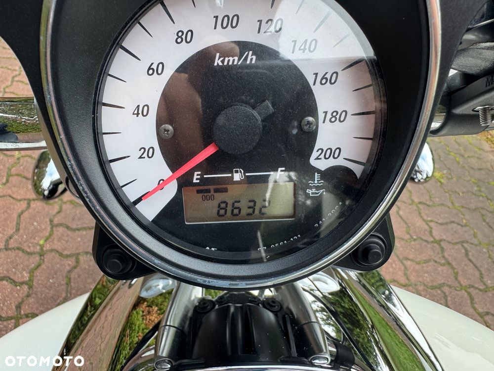 Suzuki Intruder - 21