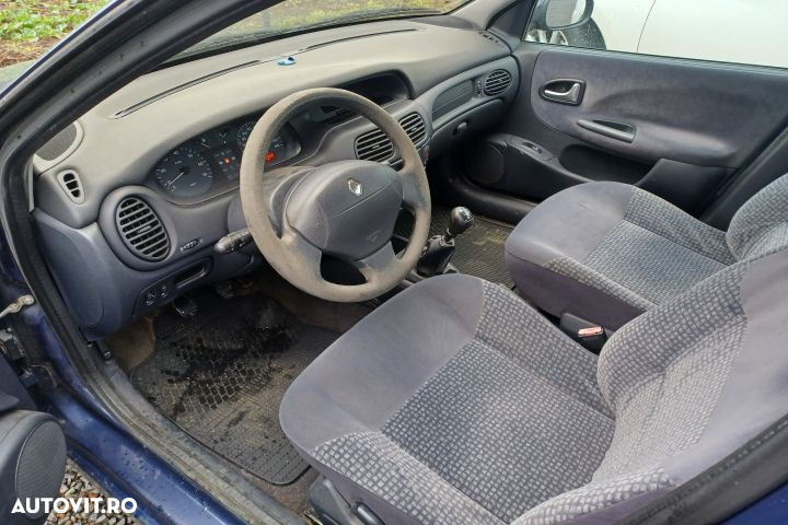 Bara fata Renault Megane 1 (facelift)  [din 1999 pana  2003] Classic - 9