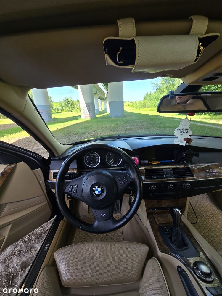 BMW Seria 5 525d - 18
