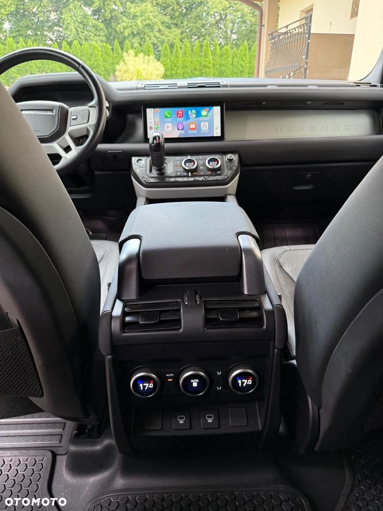 Land Rover Defender 110 2.0 P300 S - 22