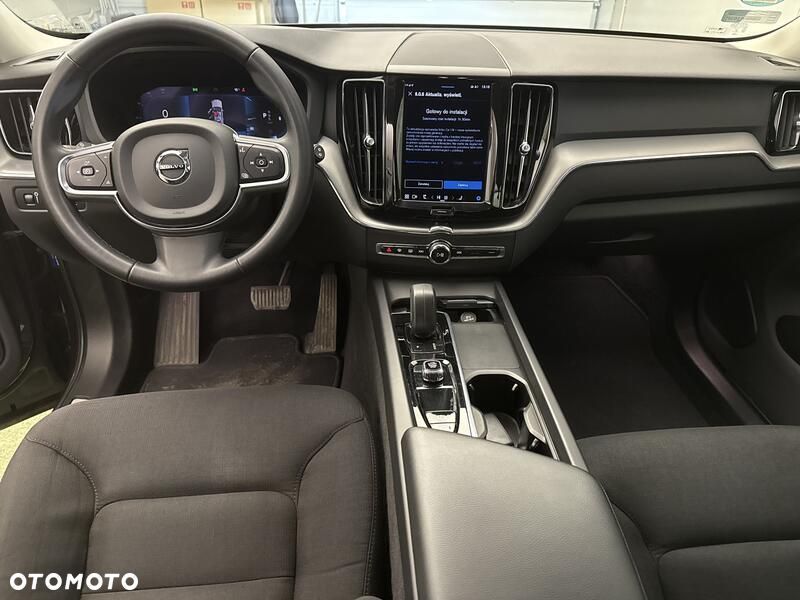Volvo XC 60 B4 B Momentum Pro - 21