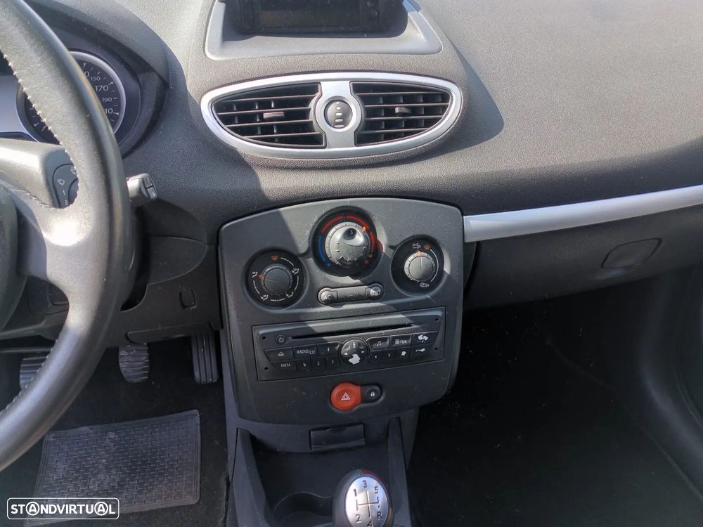 Renault Clio 1.5 dCi Dynamique S - 10