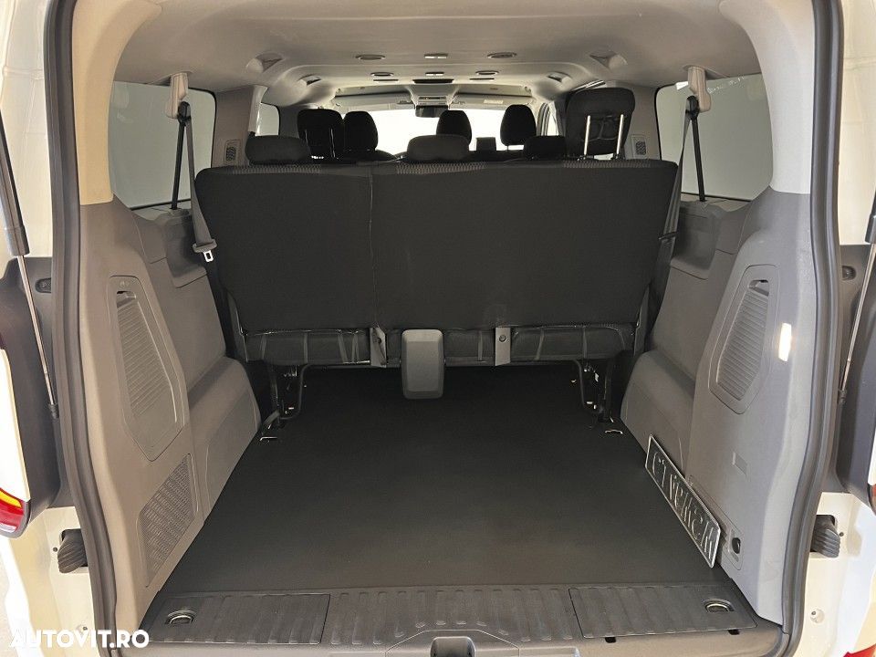 Volkswagen Caravelle - 29