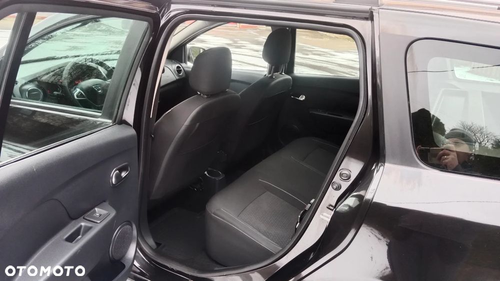 Dacia Logan SCe 75 Ambiance - 11