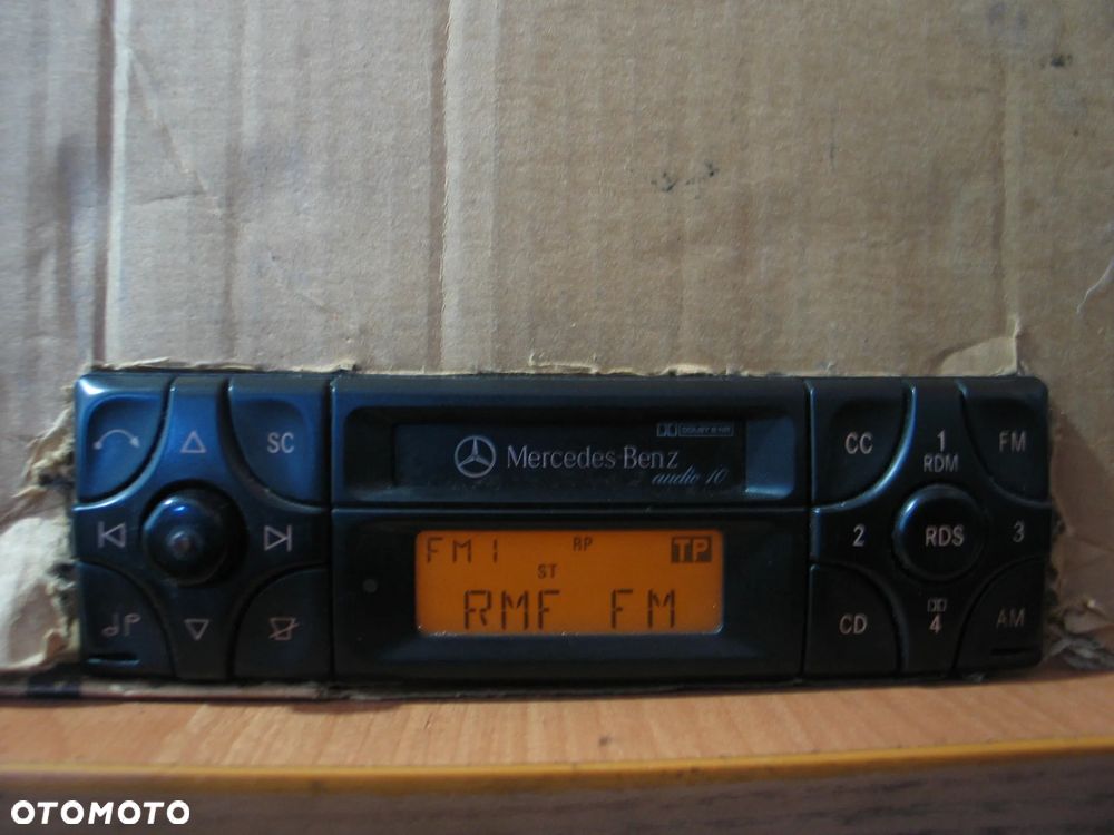 radio radioodtwarzacz Mercedes audio 10  becker BE3100  A2108200986 - 1