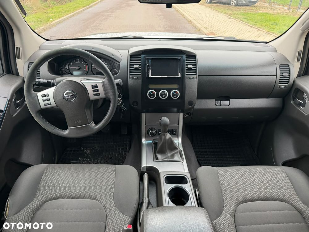 Nissan Navara XE - 15