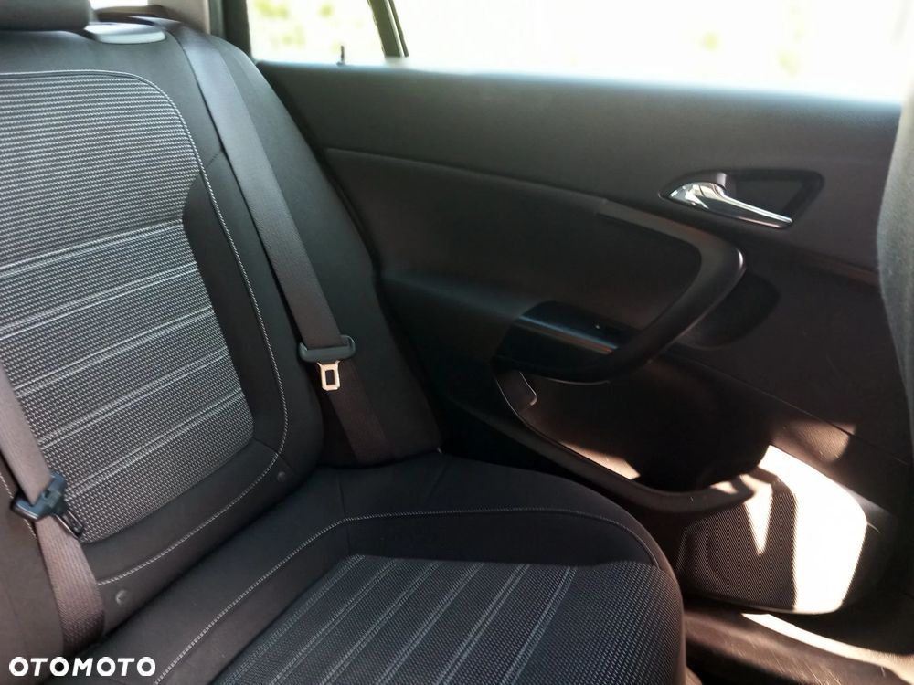 Opel Insignia - 15