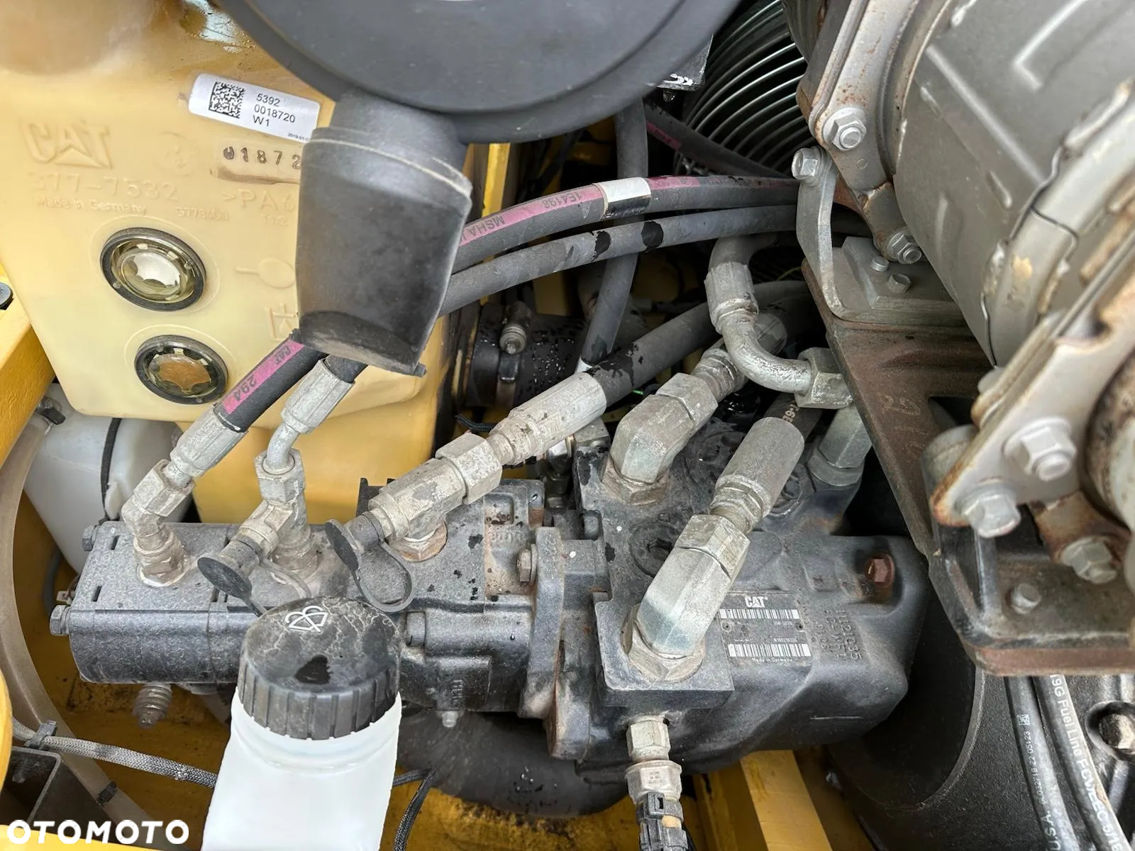 Caterpillar 906M - 8