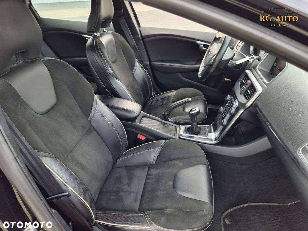 Volvo V40 - 25
