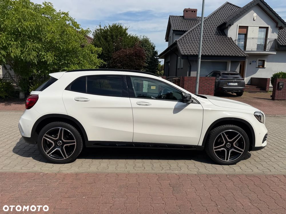Mercedes-Benz GLA 220 4-Matic - 24