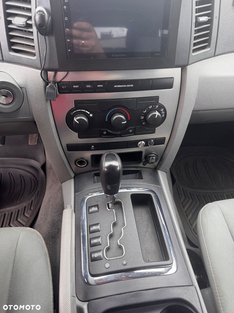 Jeep Grand Cherokee - 27