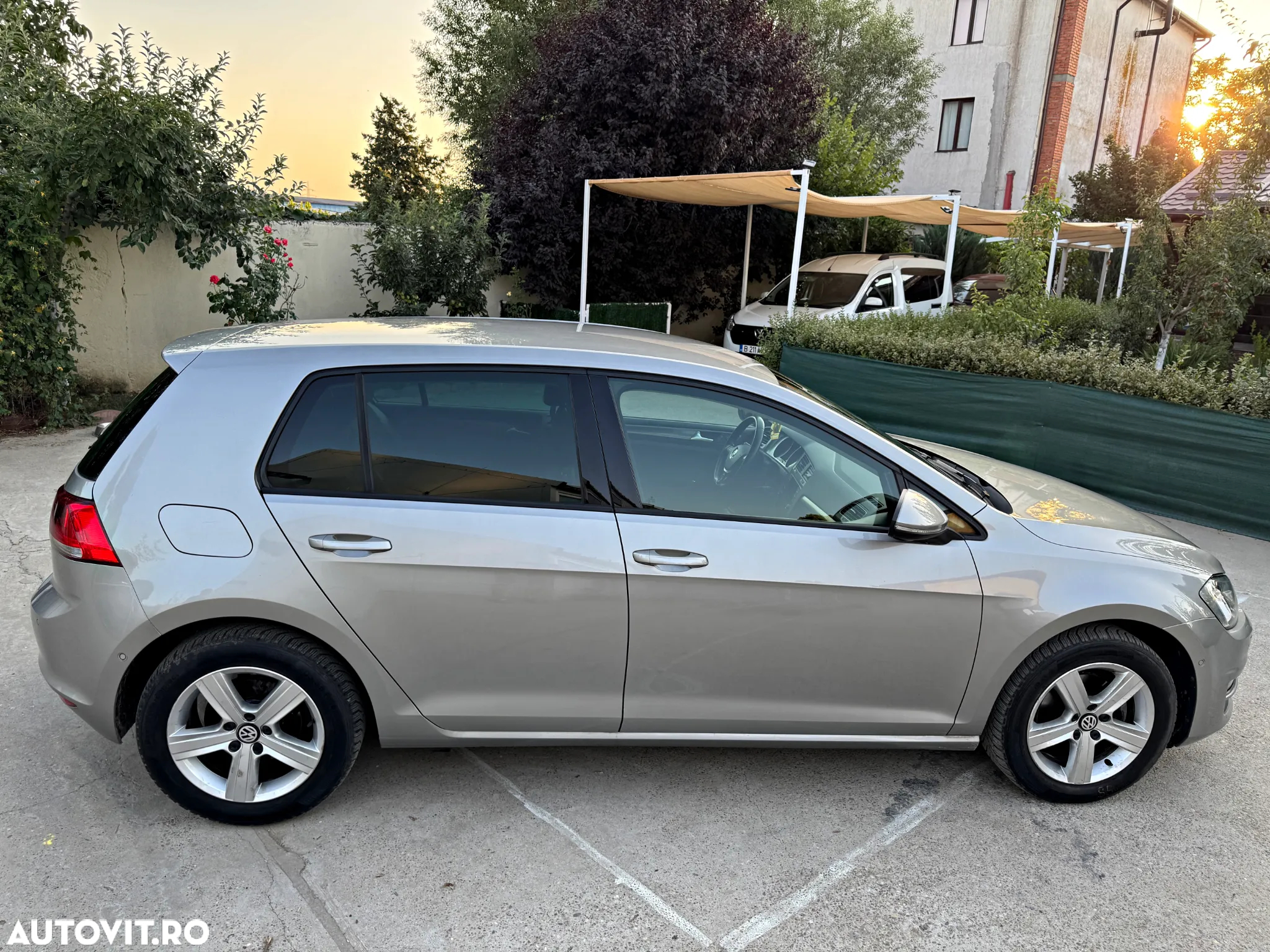 Volkswagen Golf 1.2 TSI BlueMotion Technology Comfortline - 4