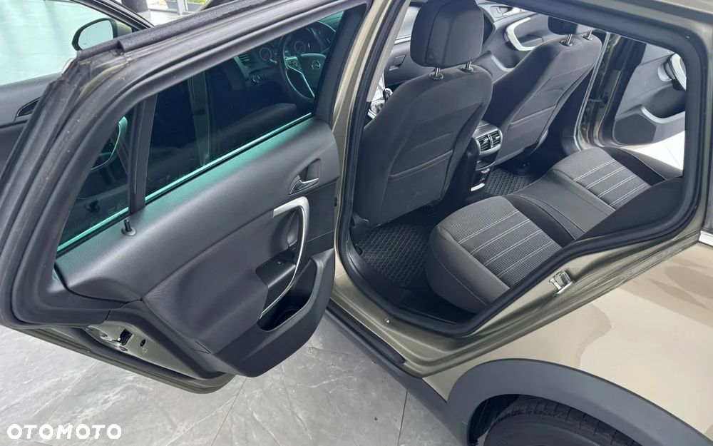 Opel Insignia - 30