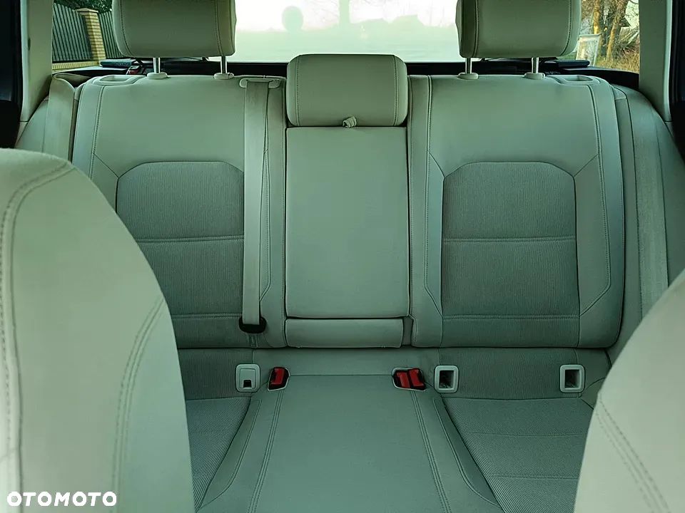 Volkswagen Passat - 35