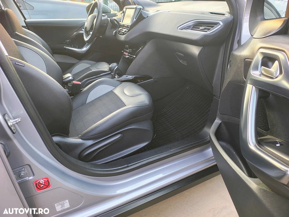 Peugeot 2008 PureTech 110 GPF Stop&Start EAT6 Allure - 12