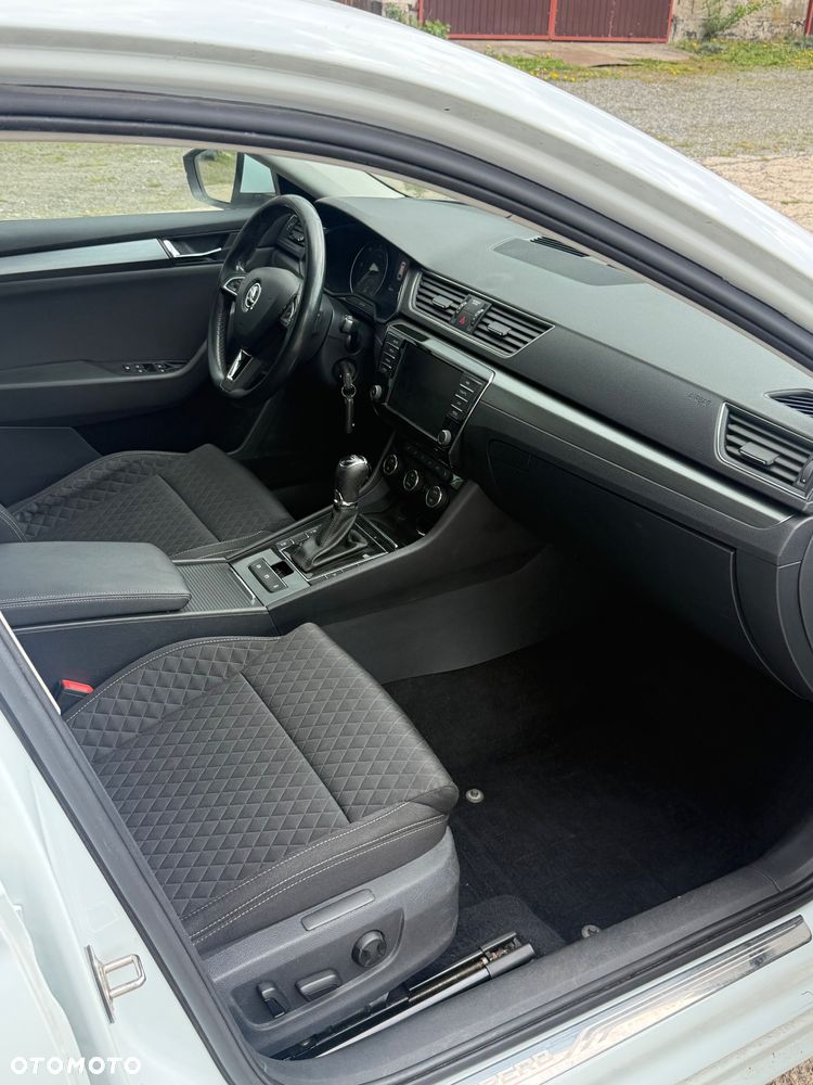 Skoda Superb 2.0 TDI DSG Ambition - 9