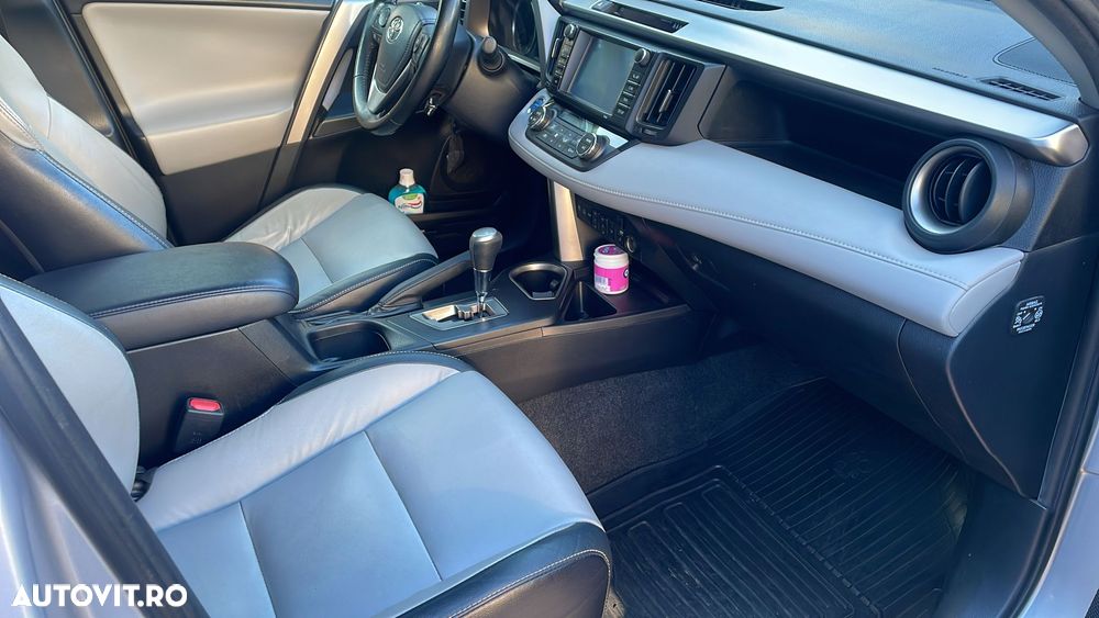 Toyota RAV4 2.5 VVT-i 4x4 Luxury - 10